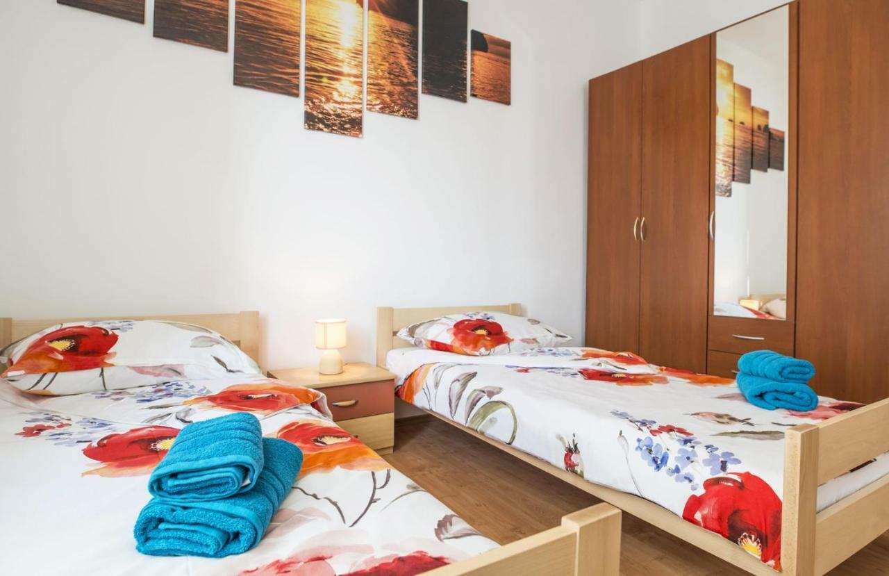 Apartment Stefania On The Beach โคโรมาชโน ภายนอก รูปภาพ