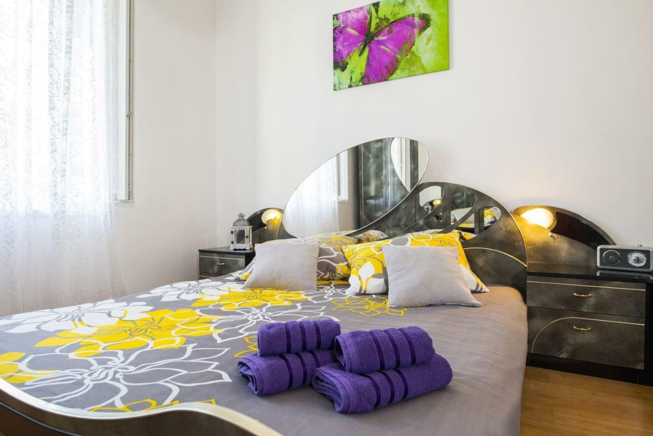Apartment Stefania On The Beach โคโรมาชโน ภายนอก รูปภาพ