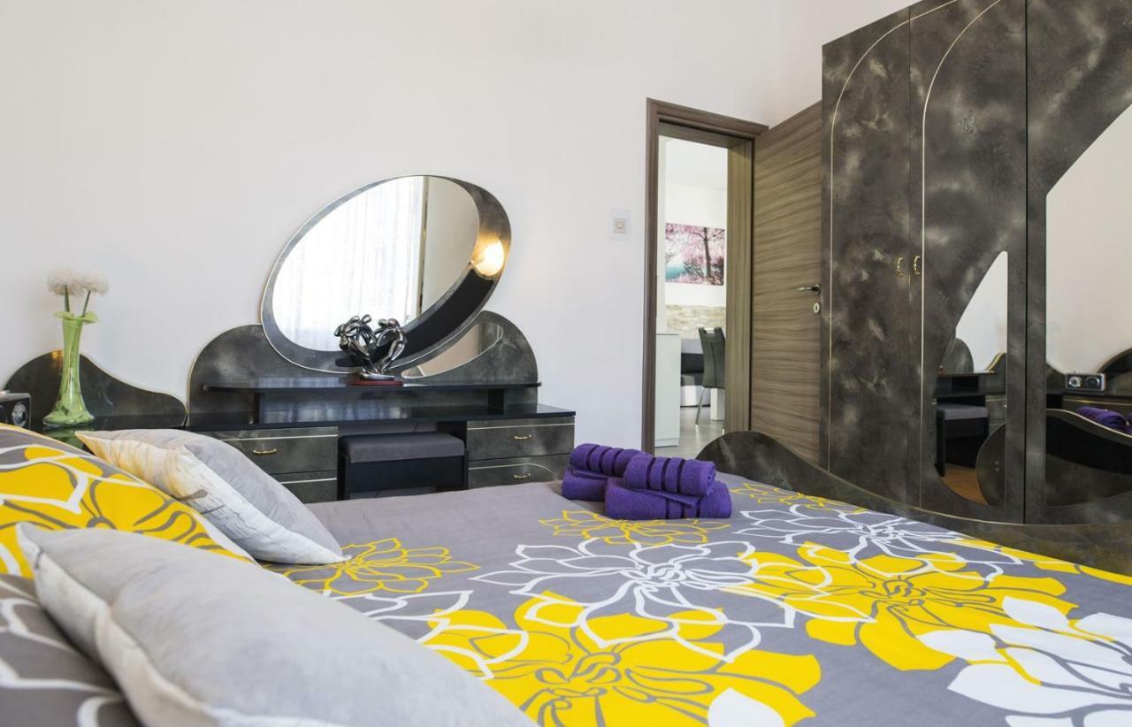 Apartment Stefania On The Beach โคโรมาชโน ภายนอก รูปภาพ