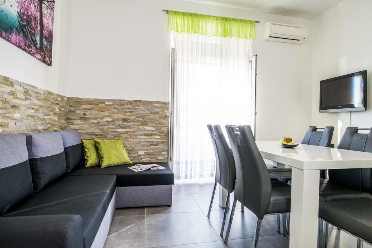 Apartment Stefania On The Beach โคโรมาชโน ภายนอก รูปภาพ